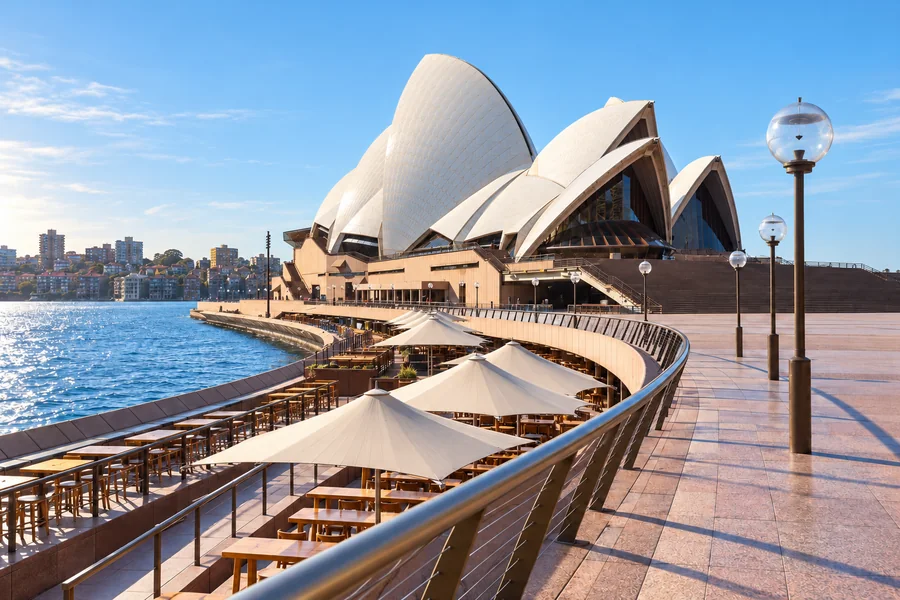Waterfront promenade from East Circular Quay toward the Sydney Opera House
